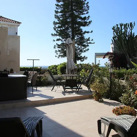 Nina's Beach House Apartament *
