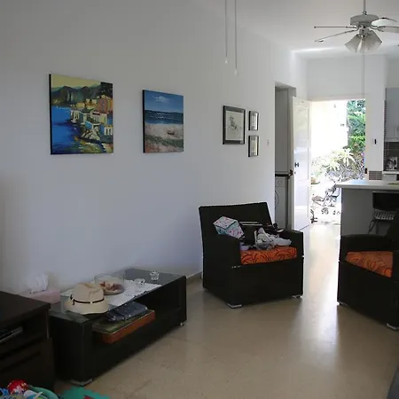 Nina's Beach House Apartament *